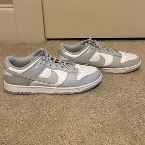 Nike Low-Top Dunks in Gray and White (Greyfog)